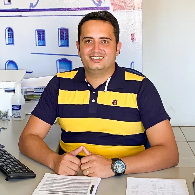 Prefeitura de Prado promove mudanças: Cassio assume Saúde e Luciana vai para Finanças