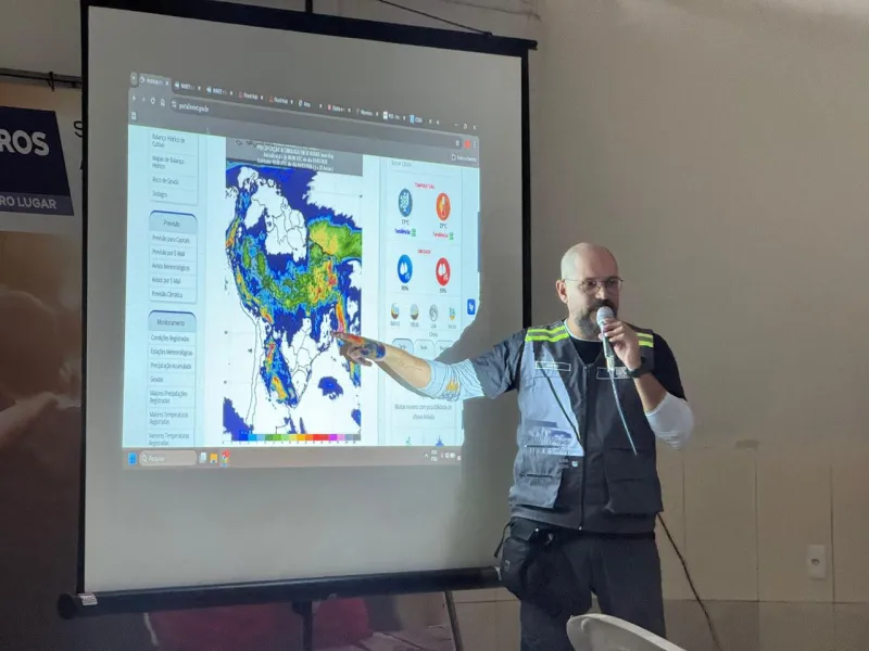 Prefeitura de Medeiros Neto realiza reunião estratégica sobre a situação das enchentes