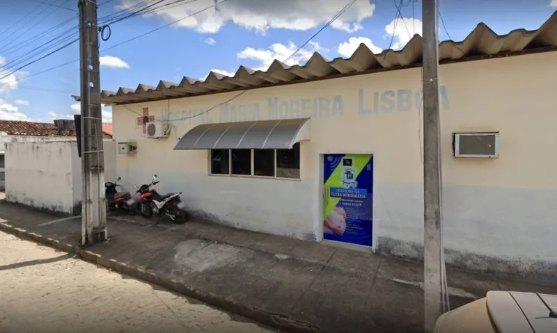 Mulher é baleada dentro de casa e socorrida para o hospital em Itanhém