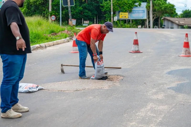 Força-tarefa atua para prevenir alagamentos e recuperar vias danificadas em Teixeira de Freitas