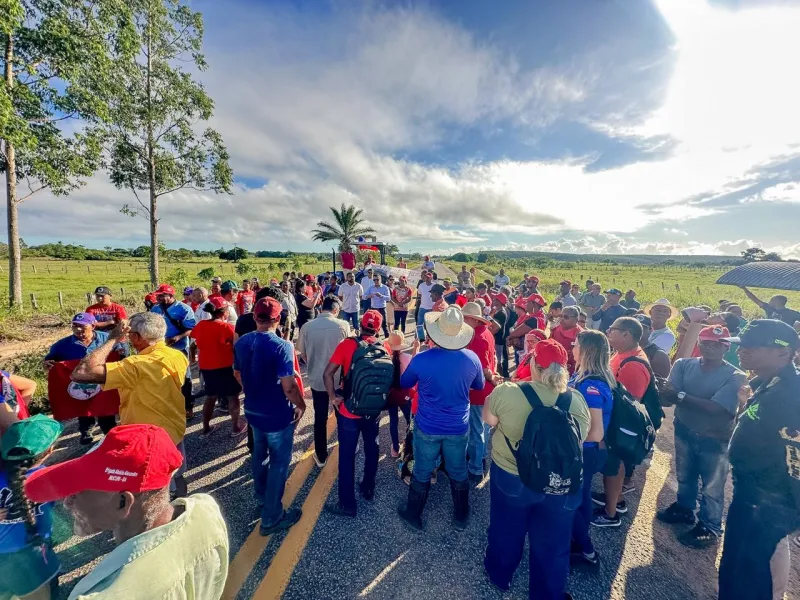 Manifestação do MST na zona rural de Mucuri paralisa rodovia e reacende discussão sobre assistência pública