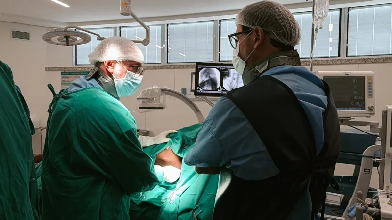 Paciente baleado em Salvador participa de tratamento experimental para lesão medular