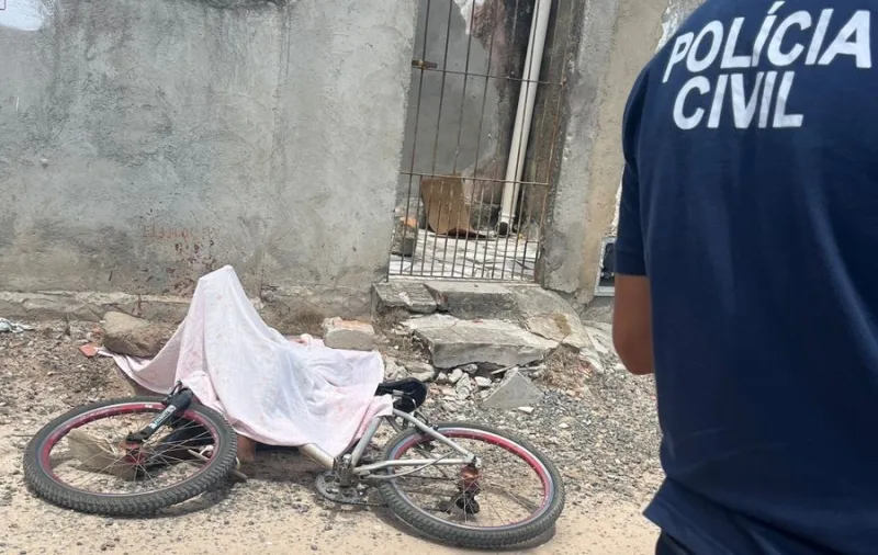 “Baixinho Perna Torta” é executado a tiros enquanto andava de bicicleta no bairro Tancredo Neves, em Teixeira de Freitas