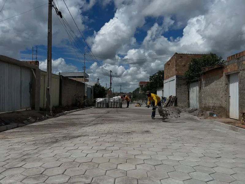 Obras de pavimentação avançam em ruas do bairro Primavera, em Posto da Mata