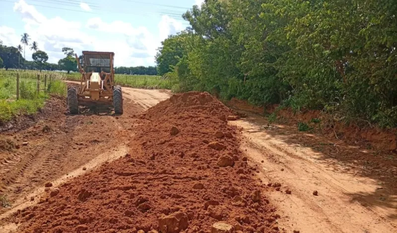 Prefeitura de Mucuri intensifica recuperação das estradas após temporais e mobiliza equipes em diversas frentes de trabalho
