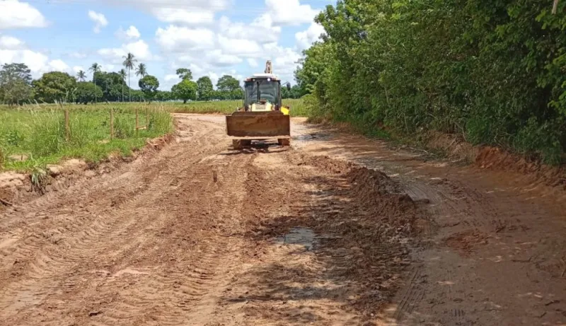 Prefeitura de Mucuri intensifica recuperação das estradas após temporais e mobiliza equipes em diversas frentes de trabalho