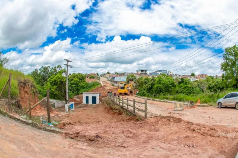 Após danos causados pelas chuvas, Prefeitura inicia obra de macrodrenagem na Avenida Padre Anchieta em Teixeira de Freitas