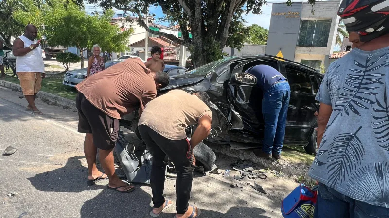 Pistola, carregadores e placas de colete são encontrados em carro de “Malagueta” morto após confronto com a PM em Prado