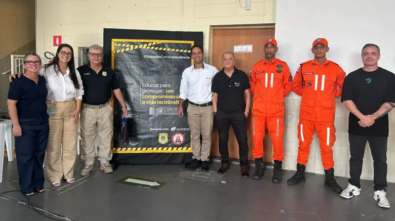 PRF promove palestras sobre segurança no trânsito para cerca de 500 estudantes no extremo sul da Bahia