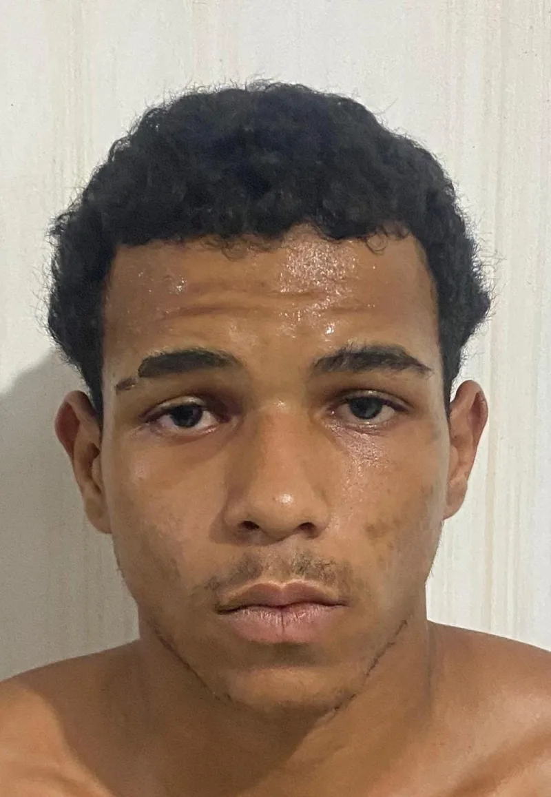 Suspeito de integrar grupo criminoso morre após confronto com a polícia em Medeiros Neto Suspeito de integrar grupo criminoso morre após confronto com a polícia em Medeiros Neto