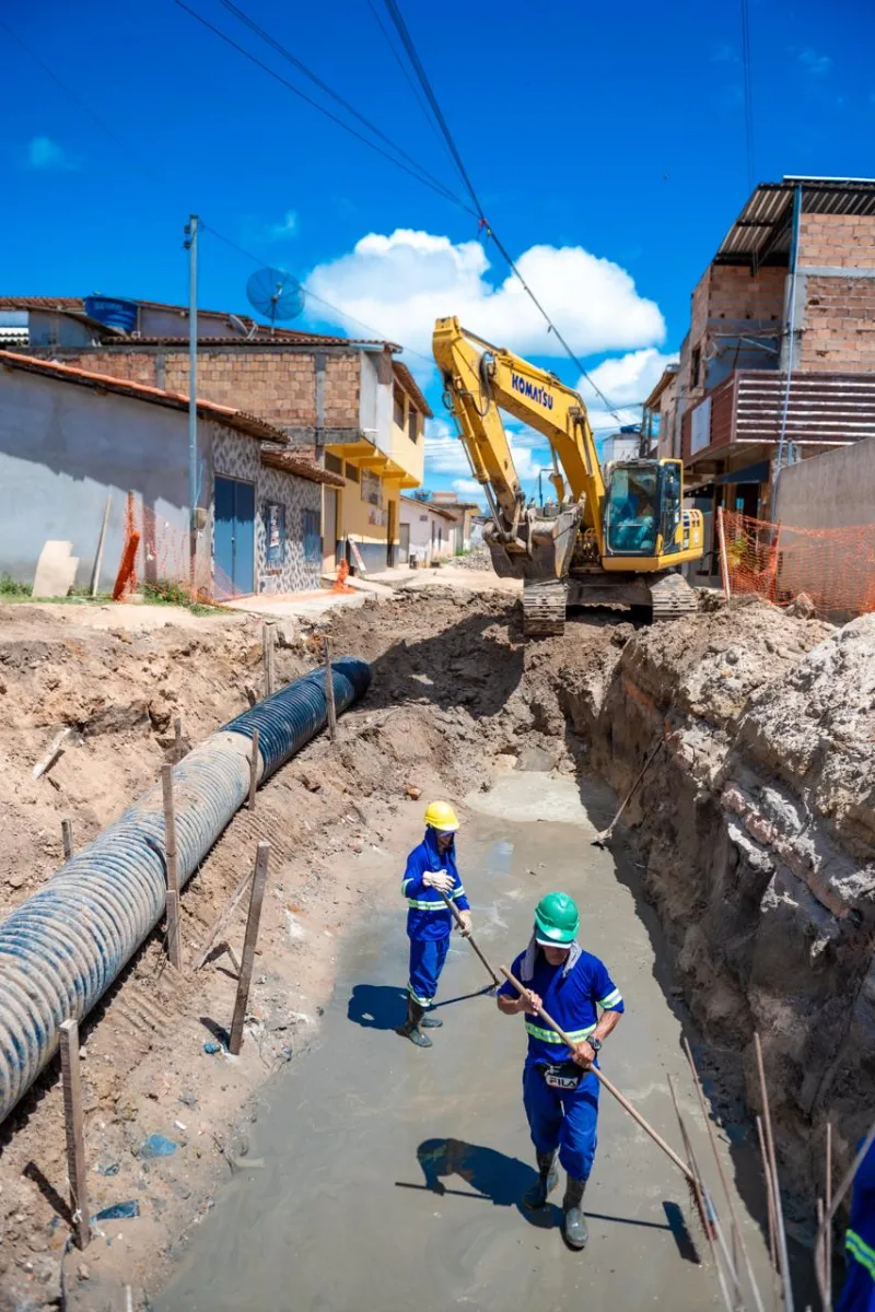 Obras de drenagem avançam e chegam a 60% no bairro Redenção, em Teixeira de Freitas
