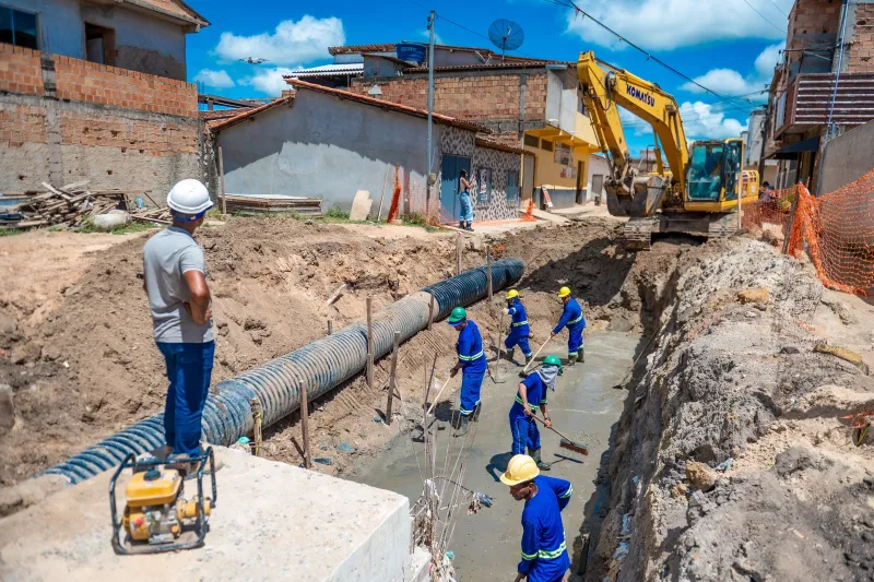 Obras de drenagem avançam e chegam a 60% no bairro Redenção, em Teixeira de Freitas