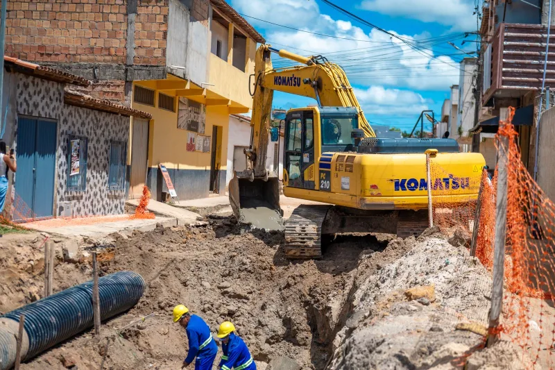 Obras de drenagem avançam e chegam a 60% no bairro Redenção, em Teixeira de Freitas
