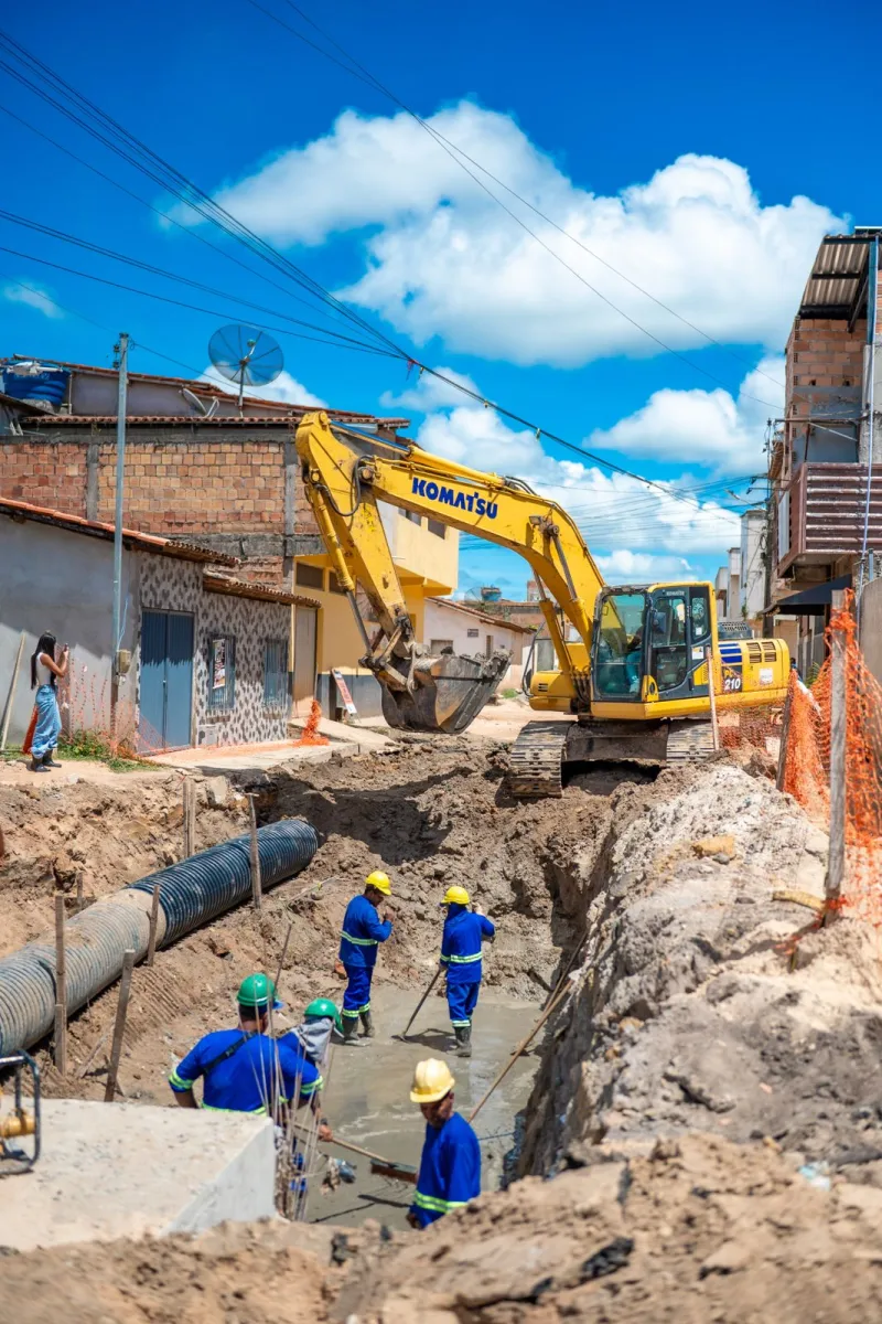 Obras de drenagem avançam e chegam a 60% no bairro Redenção, em Teixeira de Freitas