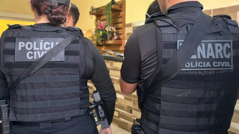 Operação Cavalo de Troia prende 11 suspeitos, apreende fuzil, armas e drogas em Feira de Santana