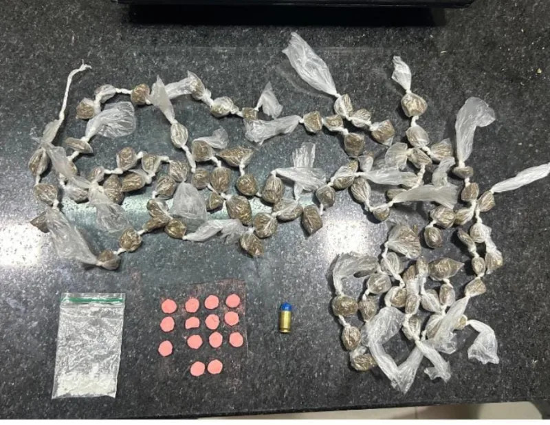 Mulher é presa com drogas, munição e ecstasy em Itabela