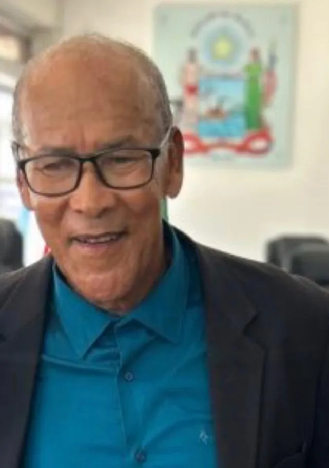 Capitão da reserva da PM é morto ao intervir em briga de casal em Eunápolis Capitão da reserva da PM é morto ao intervir em briga de casal em Eunápolis