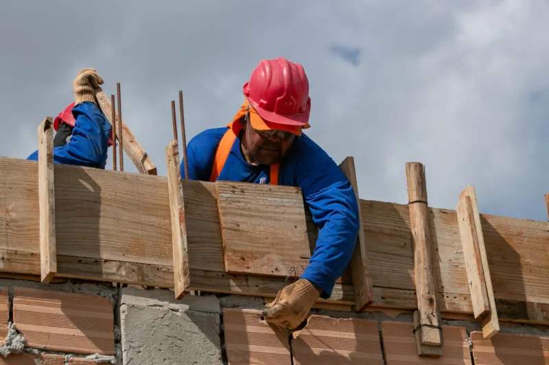 Prefeitura de Teixeira de Freitas constrói nova escola vai atender até 640 estudantes no bairro Tancredo Neves