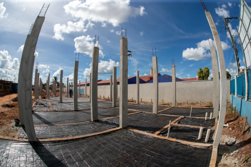 Prefeitura de Teixeira de Freitas constrói nova escola vai atender até 640 estudantes no bairro Tancredo Neves