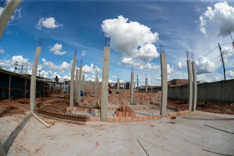 Prefeitura de Teixeira de Freitas constrói nova escola vai atender até 640 estudantes no bairro Tancredo Neves