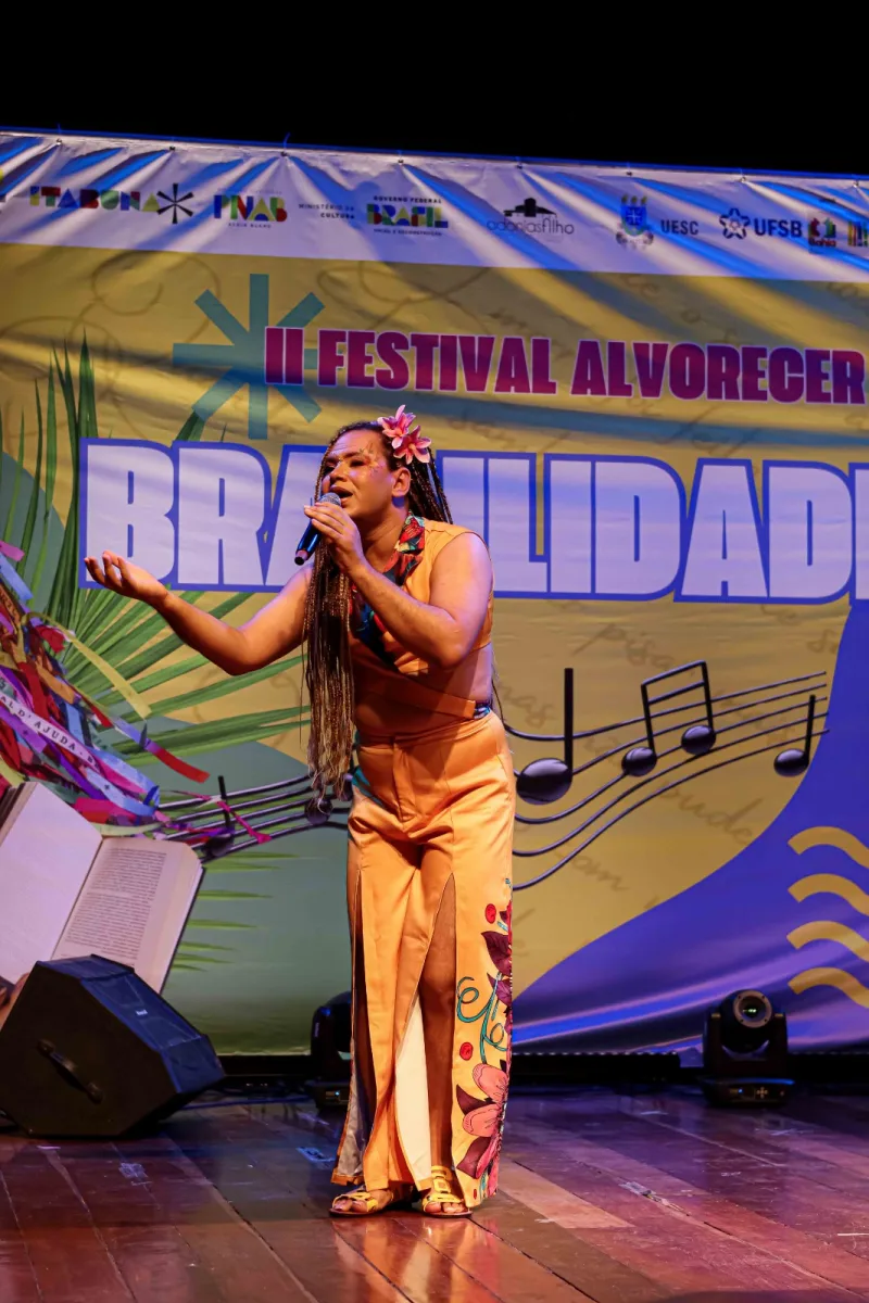 A poesia nossa de cada dia: projeto leva pocket show e oficina literária a Ilhéus