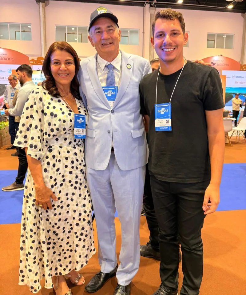 Governador Jerônimo assina reforma do hospital de Medeiros Neto. Prefeito Beto Pinto participou da cerimônia