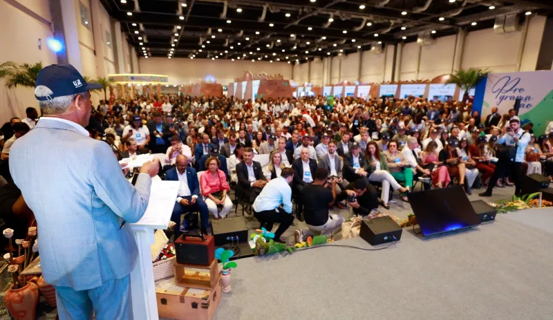 Governador participa de Encontro de Prefeitos e reforça união entre Estado e municípios Governador participa de Encontro de Prefeitos e reforça união entre Estado e municípios