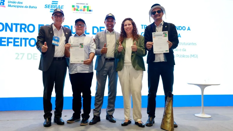 Governador participa de Encontro de Prefeitos e reforça união entre Estado e municípios Governador participa de Encontro de Prefeitos e reforça união entre Estado e municípios