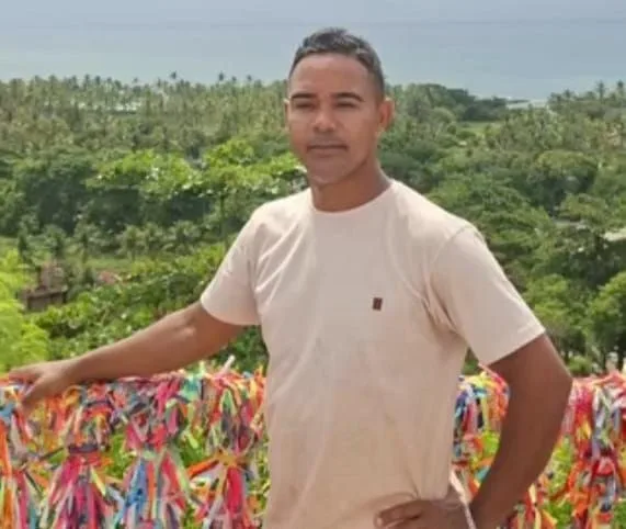 “Carlos Eletricista” é executado a tiros na porta de casa em Teixeira de Freitas