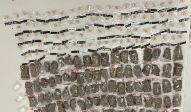 Homem é preso por tráfico de drogas em Nova Viçosa Homem é preso por tráfico de drogas em Nova Viçosa