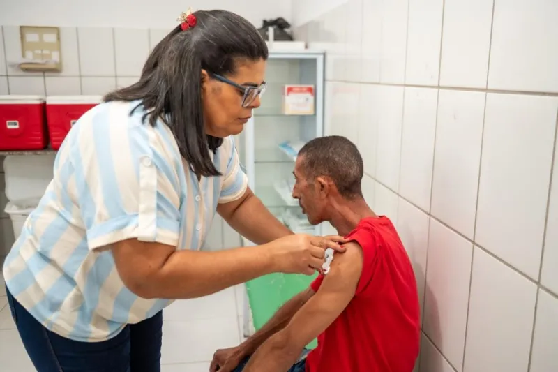 Dia D de vacinação contra a Influenza amplia cobertura vacinal em Teixeira de Freitas Dia D de vacinação contra a Influenza amplia cobertura vacinal em Teixeira de Freitas