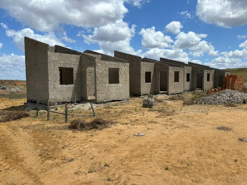 ESCÂNDALO EM ITANHÉM: Ex-prefeito é apontado como responsável por sumiço de quase R$ 2 milhões das casas populares ESCÂNDALO EM ITANHÉM: Ex-prefeito é apontado como responsável por sumiço de quase R$ 2 milhões das casas populares