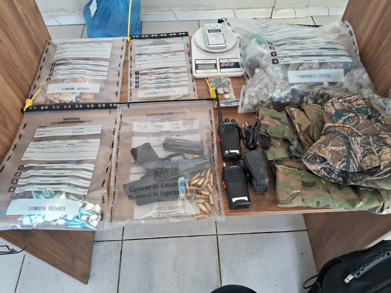 Suspeito ligado a facção criminosa morre em confronto com a polícia no “Beco da Tia” em Porto Seguro