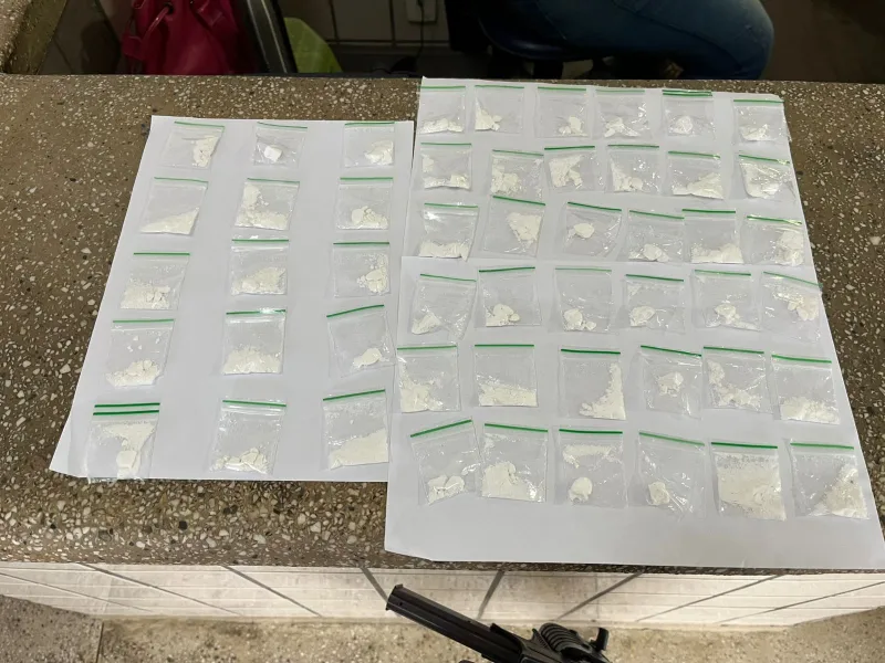 Polícia Militar apreende papelotes de cocaína em Teixeira de Freitas