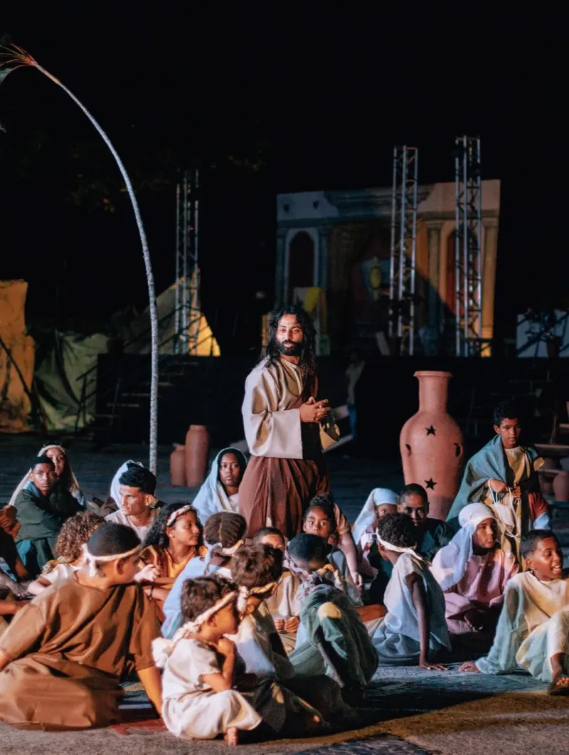 Alcobaça revive emoção e fé em encenação da Paixão de Cristo Alcobaça revive emoção e fé em encenação da Paixão de Cristo