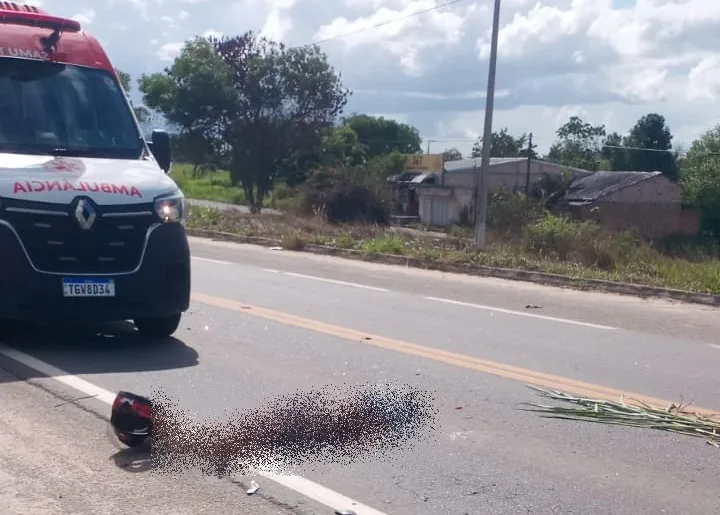 Motociclista morre em acidente após desviar de ônibus e invadir contramão em Eunápolis