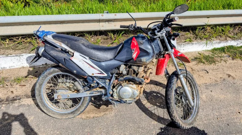 Acidente grave na BR-101 deixa duas pessoas feridas em Nova Viçosa