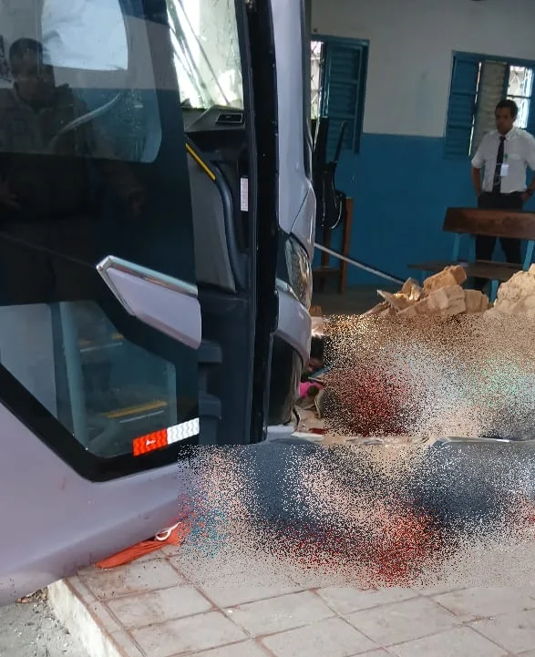 Ônibus invade rodoviária   e deixa mortos e feridos no interior da Bahia