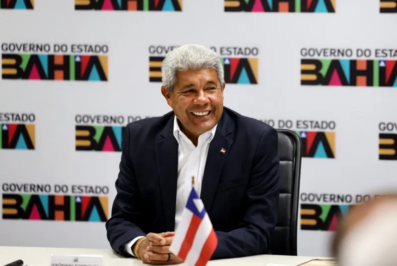 Governador Jerônimo inaugura radioterapia e autoriza obras de pavimentação em Teixeira de Freitas, nesta terça (07)