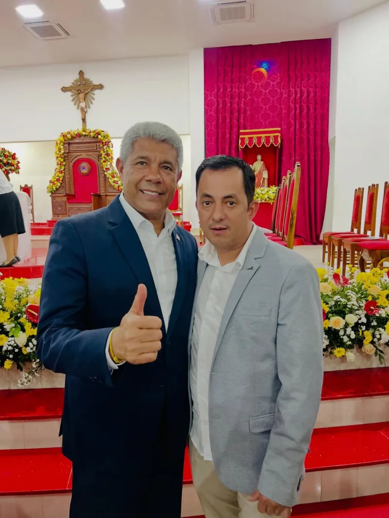 Prefeito de Vereda participa da posse de Dom Aldemiro como novo bispo