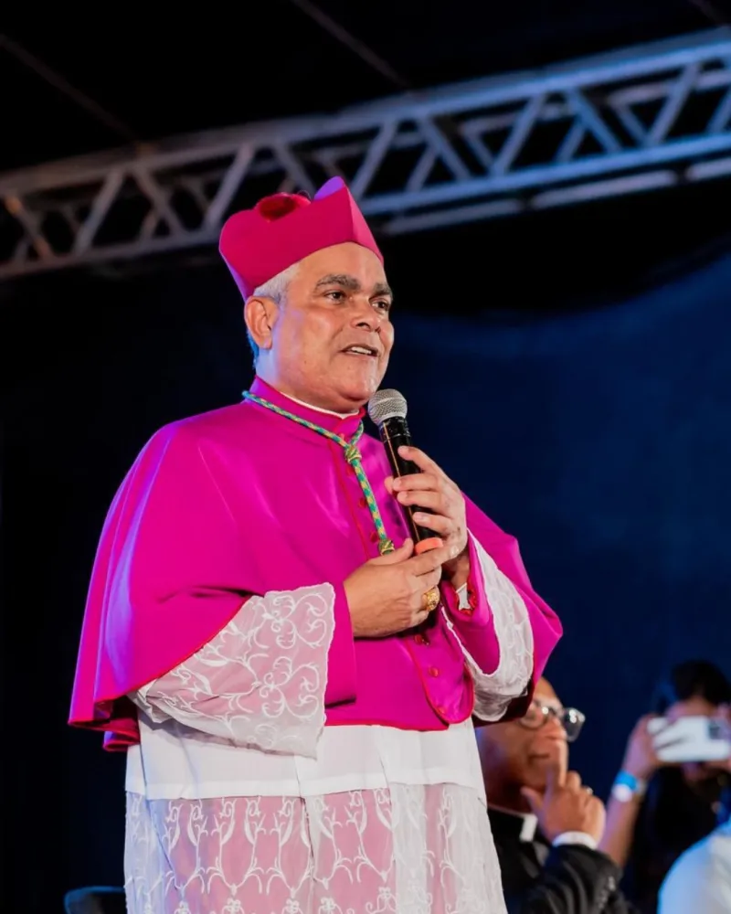 Ao lado do governador, prefeito Marcelo Belitardo e primeira dama Penélope participa da posse do novo bispo de Teixeira de Freitas. Ao lado do governador, prefeito Marcelo Belitardo e primeira dama Penélope participa da posse do novo bispo de Teixeira de Freitas.