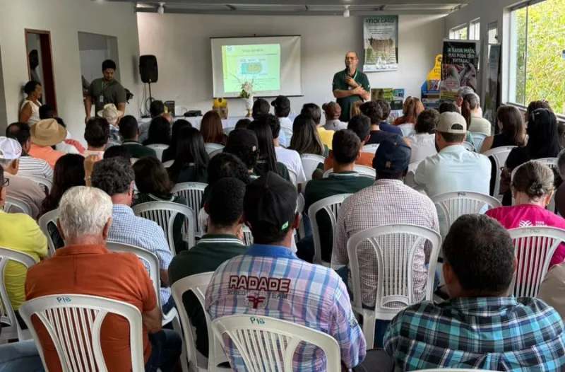 Secretário de Agricultura de Medeiros Neto, Tairo Sales, participa de evento sobre Calendário Vacinal do Rebanho Secretário de Agricultura de Medeiros Neto, Tairo Sales, participa de evento sobre Calendário Vacinal do Rebanho