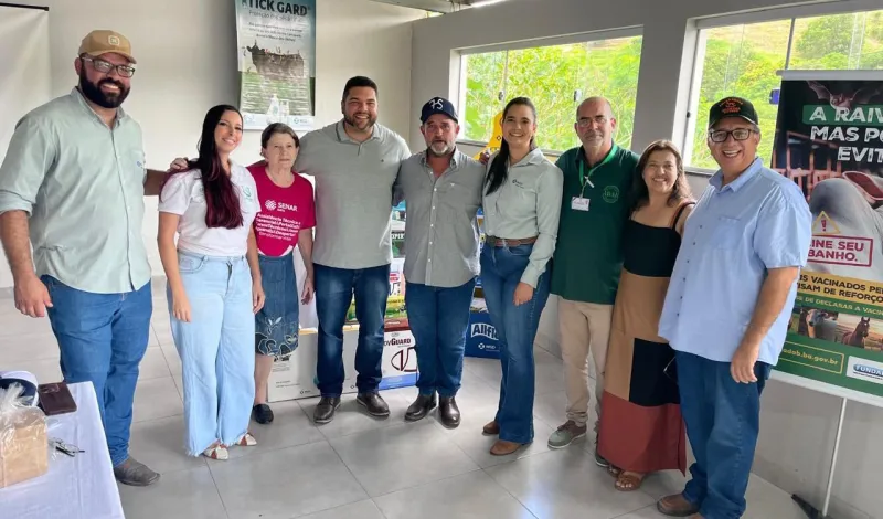 Secretário de Agricultura de Medeiros Neto, Tairo Sales, participa de evento sobre Calendário Vacinal do Rebanho Secretário de Agricultura de Medeiros Neto, Tairo Sales, participa de evento sobre Calendário Vacinal do Rebanho