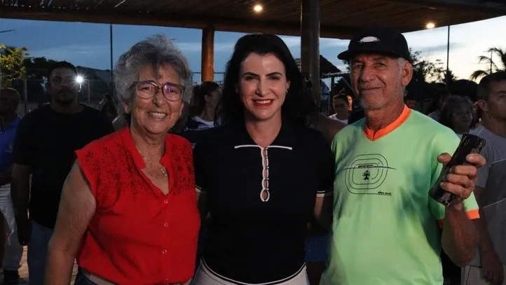 Prefeitura Nova Viçosa inaugura Praça Manuel Pedro dos Santos. Local vira novo ponto de encontro Prefeitura Nova Viçosa inaugura Praça Manuel Pedro dos Santos. Local vira novo ponto de encontro