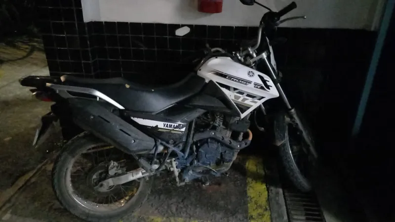 Autor de roubos é surpreendido e preso em flagrante em Prado