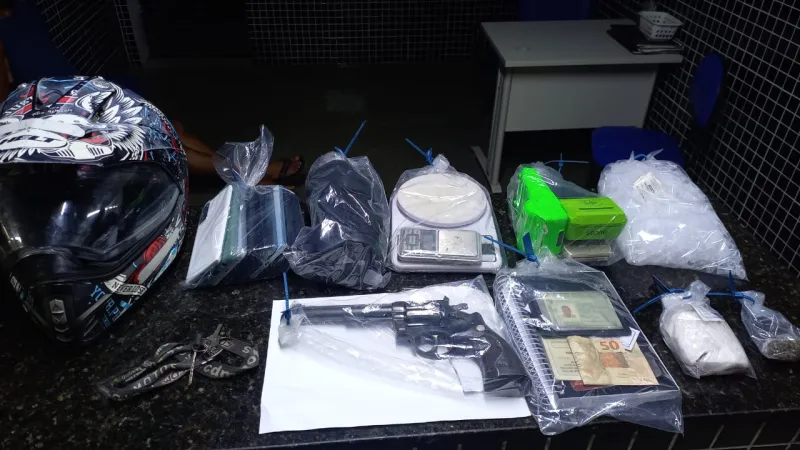 Autor de roubos é surpreendido e preso em flagrante em Prado