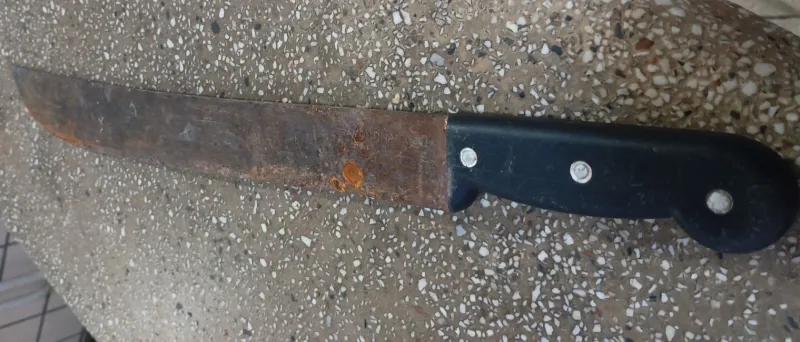 Homem é pr3eso por ameaçar a companheira e a filha dela com facão em Teixeira de Freitas