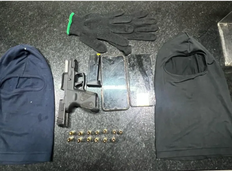 Dupla é detida com arma de fogo durante ronda no centro de Eunápolis