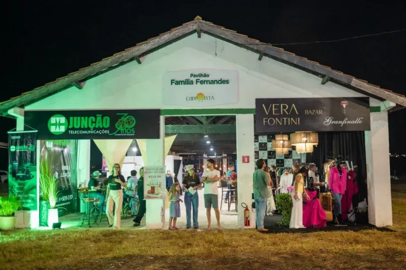 Prefeitura de Teixeira de Freitas marca presença em feira que destaca inovação e desenvolvimento econômico