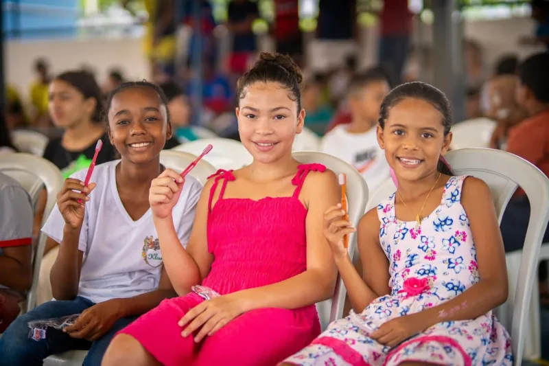 Ação de saúde bucal atende mais de 200 alunos em escola do município de Prado